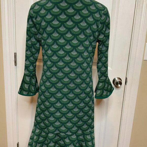 Michael Kors Green White Scallop Fan Print Flare Sleeve Mini Dress, Size PM - Picture 7 of 9
